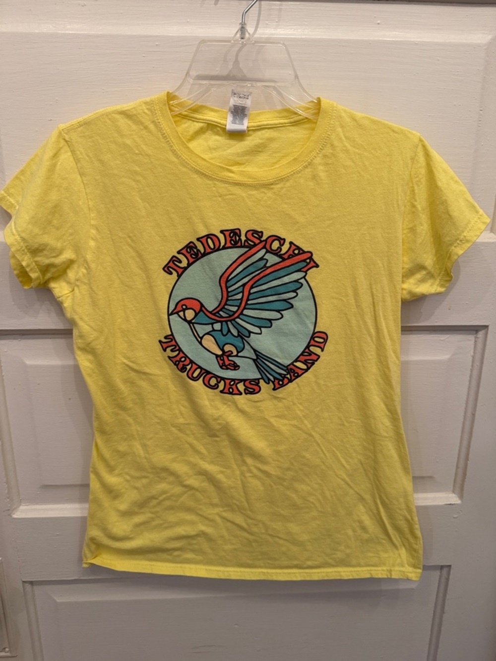 Terrace Trucks Band fitted tee women’s L yellow Graphic Tee w Retro Bird Print